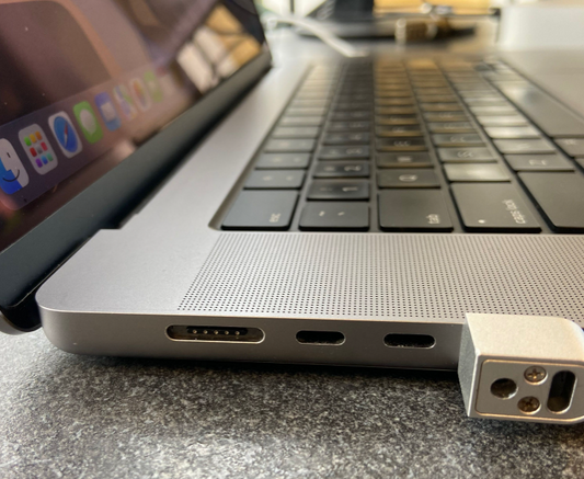 16” Apple MacBook Pro M1 Pro – 16GB / 512GB | Space Gray 💻🚀 Model: S-L21 | 10-Core CPU / 16-Core GPU