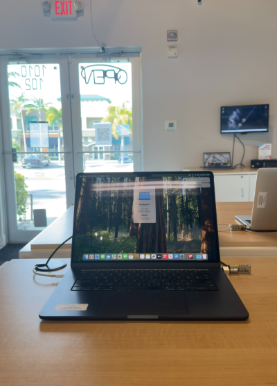 2024 15” MacBook Air M3 – 16GB / 512GB – Midnight